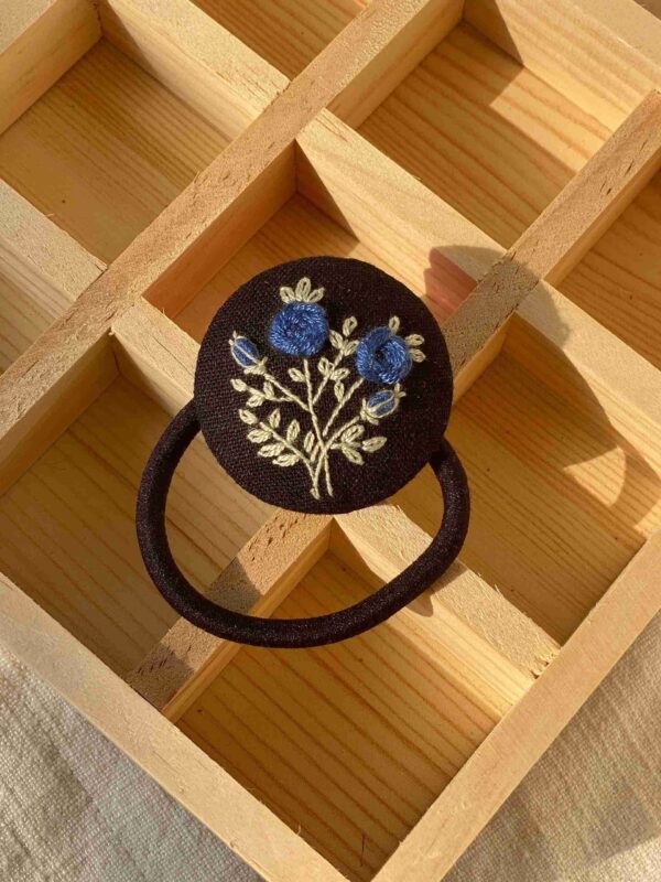 embroidered-hair-tie embroidered-hair-tie