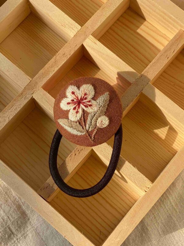 embroidered-hair-tie embroidered-hair-tie